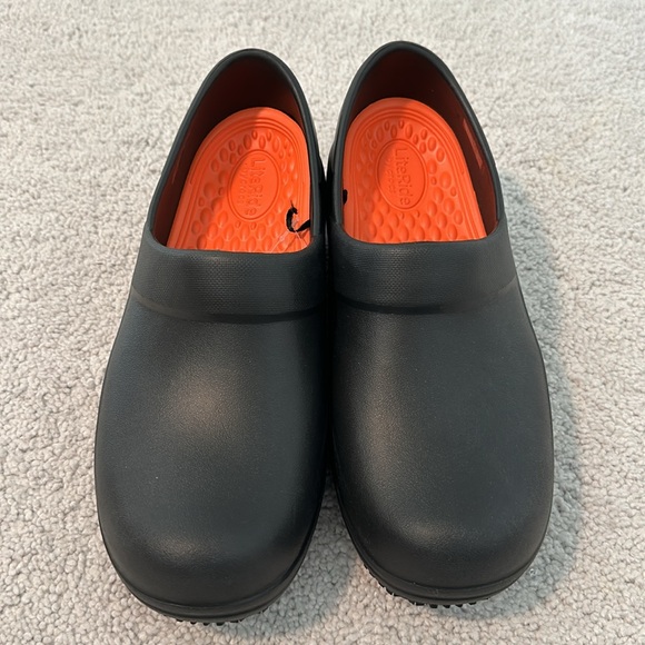 NEW Crocs Neria Pro II Literide Slip-Resistant Clogs Size 8 - Picture 2 of 7